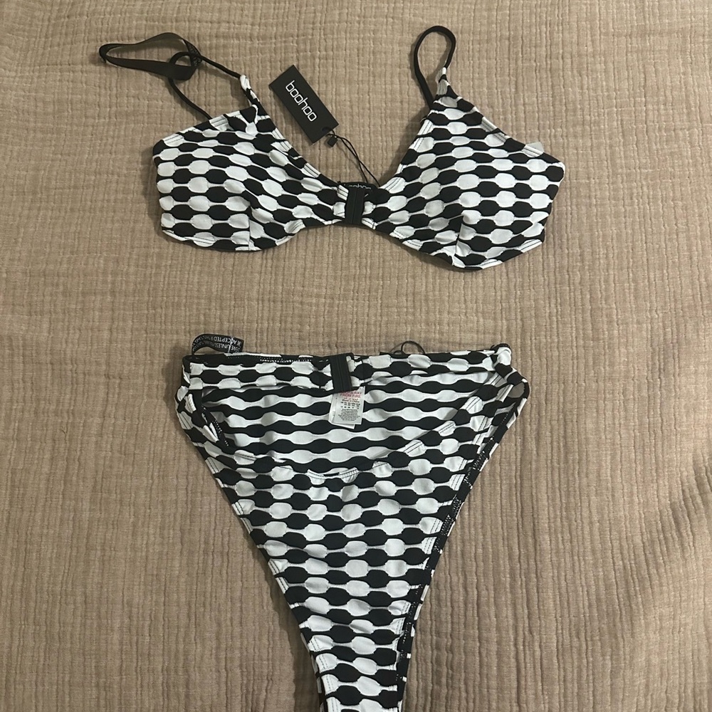 Boohoo Monochrome Patterned Bikini Top